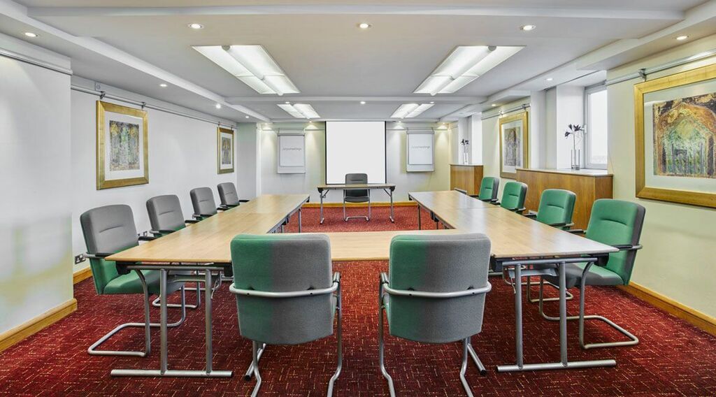 Leonardo Hotel 4*